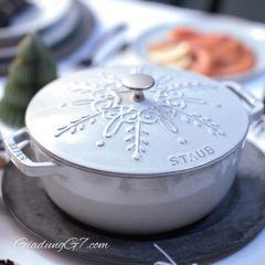  Nồi gang tròn Staub Snowflake Winter 24cm 3.6L 
