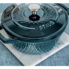  Nồi gang tròn Staub Twister 24cm - Xanh Lamer 