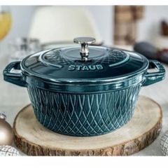  Nồi gang tròn Staub Twister 24cm - Xanh Lamer 