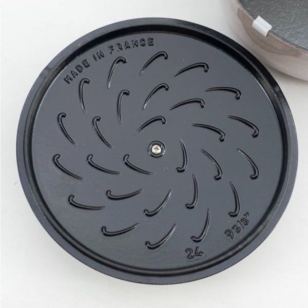 Nồi gang tròn Staub Winter 24cm 3.6L - 112824117