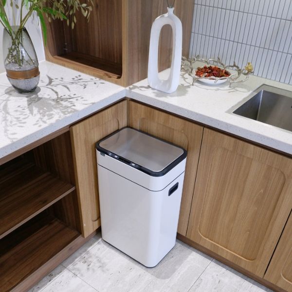 Thùng rác cảm ứng ELPHECO ELPH5515 40L có thùng rác rời bên trong