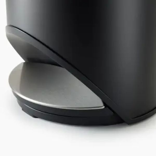 Thùng rác đạp chân Joseph Joseph 30149 30L - Màu Đen