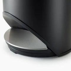  Thùng rác đạp chân Joseph Joseph 30149 30L - Màu Đen 