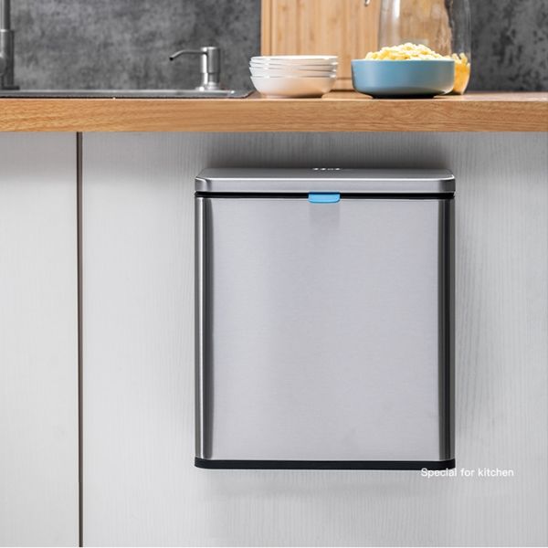 Thùng rác gắn cánh cửa tủ bếp CCKO CK9943 Dung tích 6L - Màu Trắng/inox