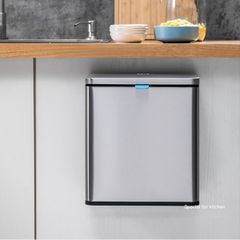  Thùng rác gắn cánh cửa tủ bếp CCKO CK9943 Dung tích 6L - Màu Trắng/Màu inox 