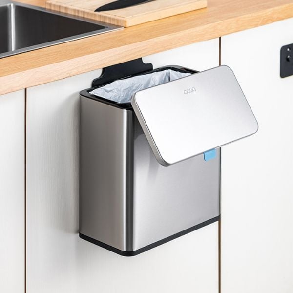 Thùng rác gắn cánh cửa tủ bếp CCKO CK9943 Dung tích 6L - Màu Trắng/inox