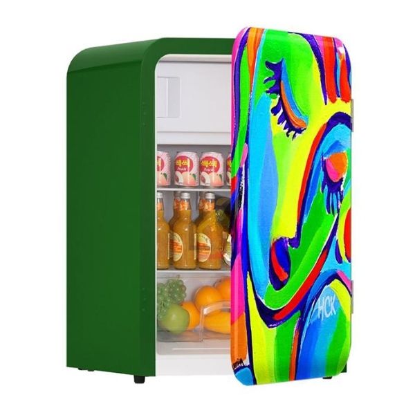 Tủ lạnh HCK 107L - Họa tiết cô gái