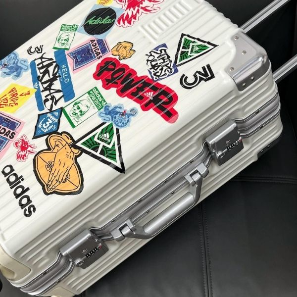 Vali Addidas Sticker size 20