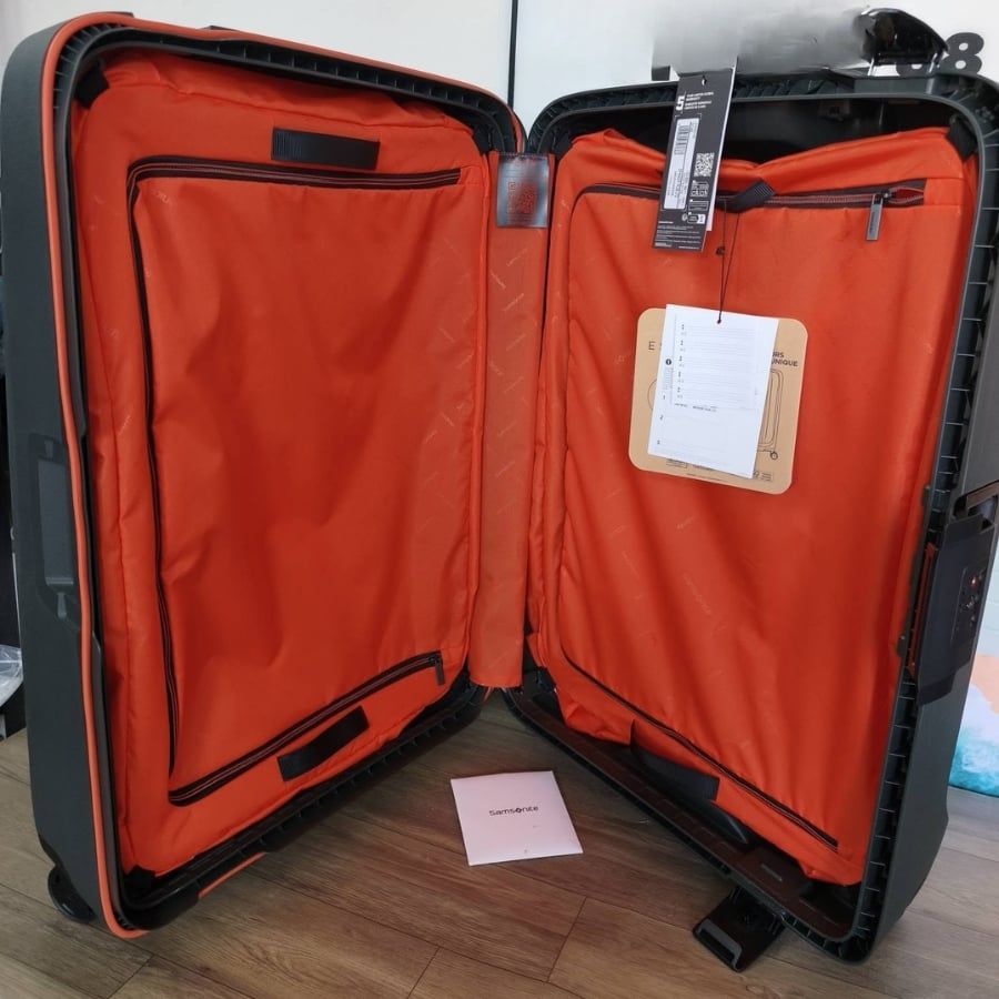 Vali Samsonite Essens Size 28 - Màu Đen Viền Cam