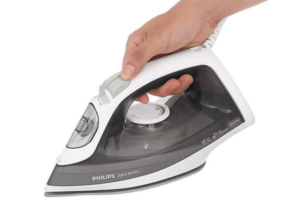 Bàn ủi hơi nước cầm tay Philips DST2020/80 – Công suất 2000W, Mặt đế ceramic chống dính