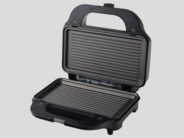 Máy nướng bánh mì sandwich Tiross TS9655 có 3 khay nướng tiện lợi, Tự động ngắt điện khi quá nhiệt