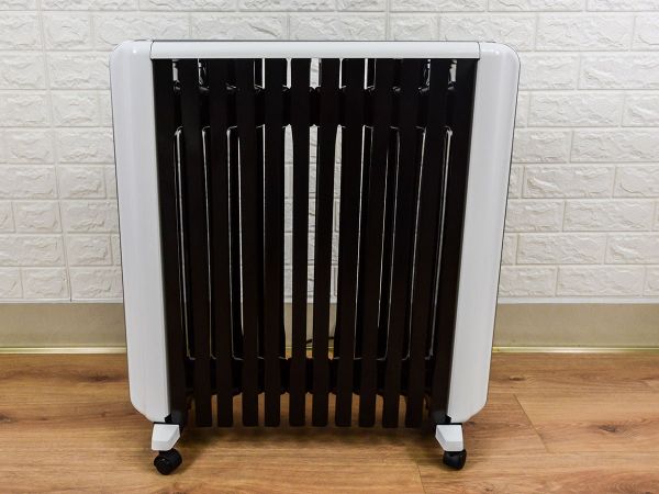 Tấm sưởi dầu 12 thanh Điều khiển từ xa TIROSS TS9218, 25m2, 2500W