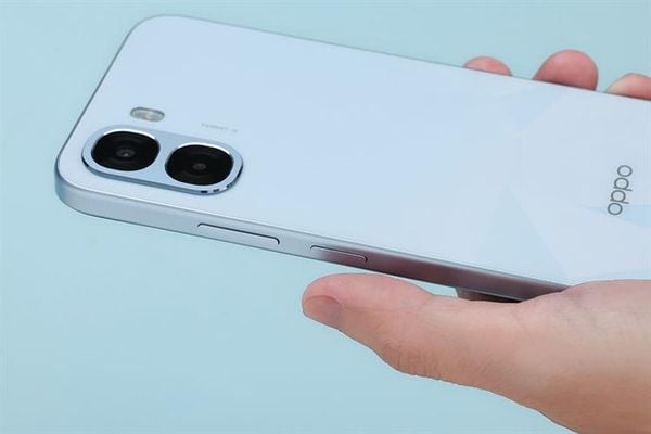 ĐTDĐ Oppo Reno15 5G (12GB-256GB)–AMOLED 1.5K 120Hz, Snapdragon 7 Gen 4, Camera Chân Dung AI