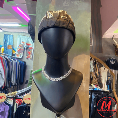  Đầu manocanh nam sơn đen trưng bày nón – Tôn dáng sản phẩm, tạo điểm nhấn sang trọng 