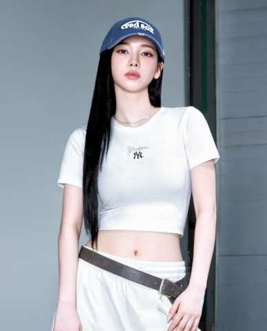 MLB - Áo croptop nữ cổ tròn tay ngắn Sheriff Logo