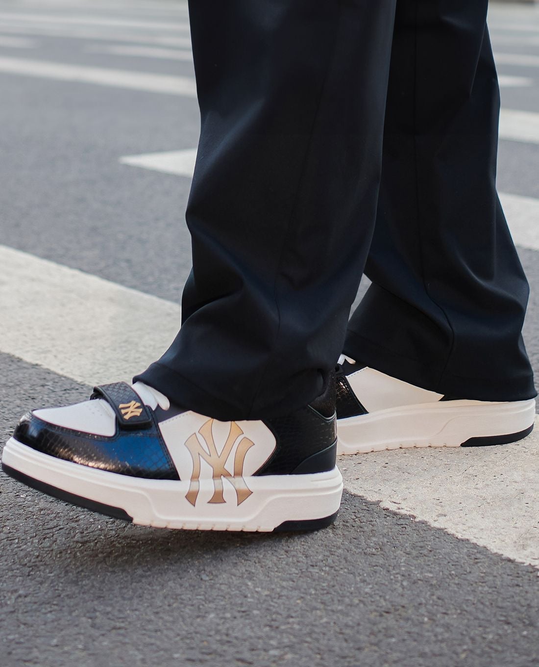 MLB - Giày sneakers unisex cổ thấp Chunky Liner Mid Lux
