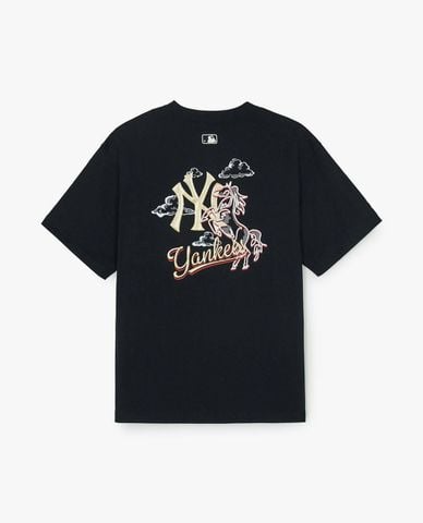  MLB - Áo thun unisex cổ tròn New Year Horse Back Graphic 