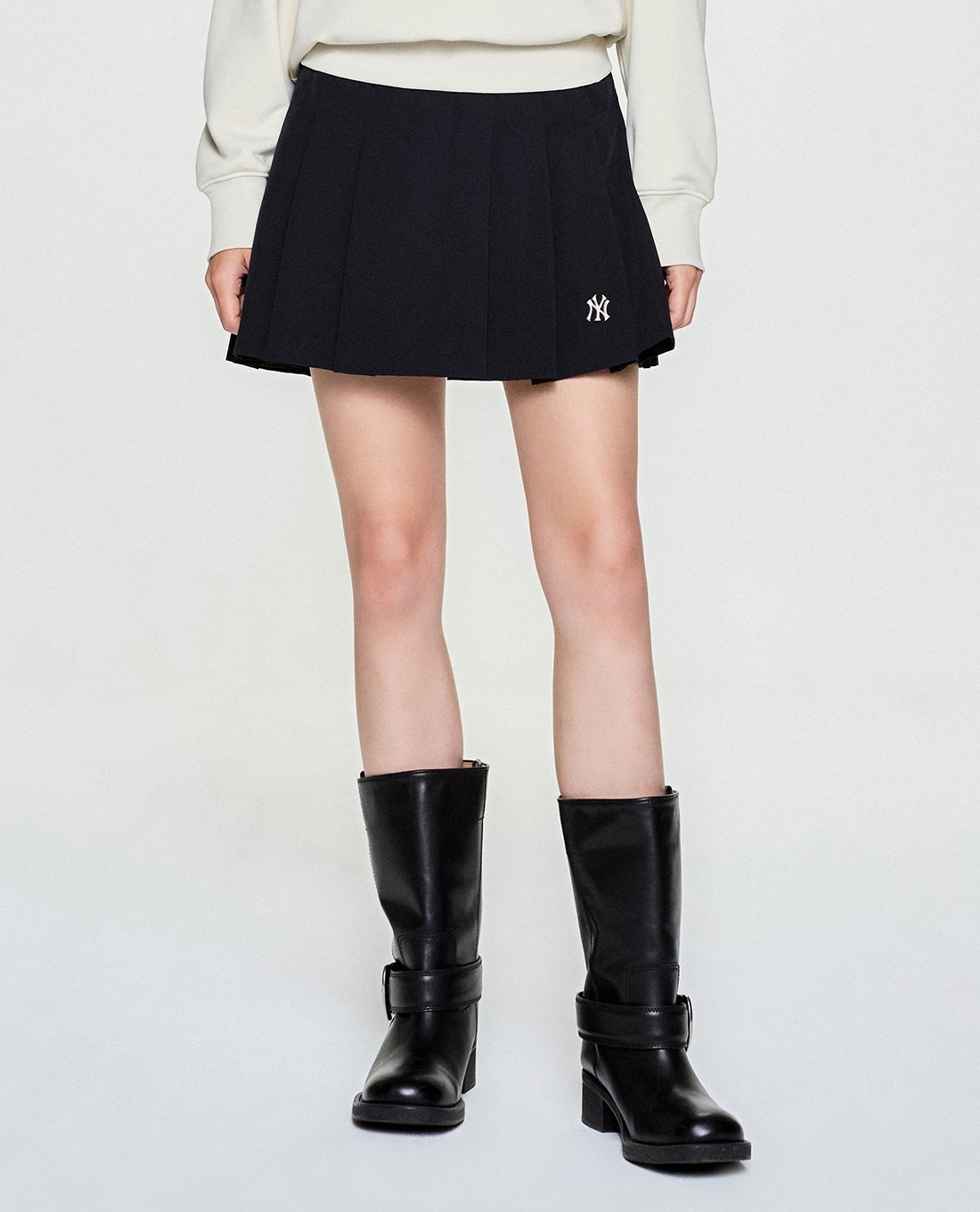 MLB - Chân váy xếp li mini Sportive Varsity