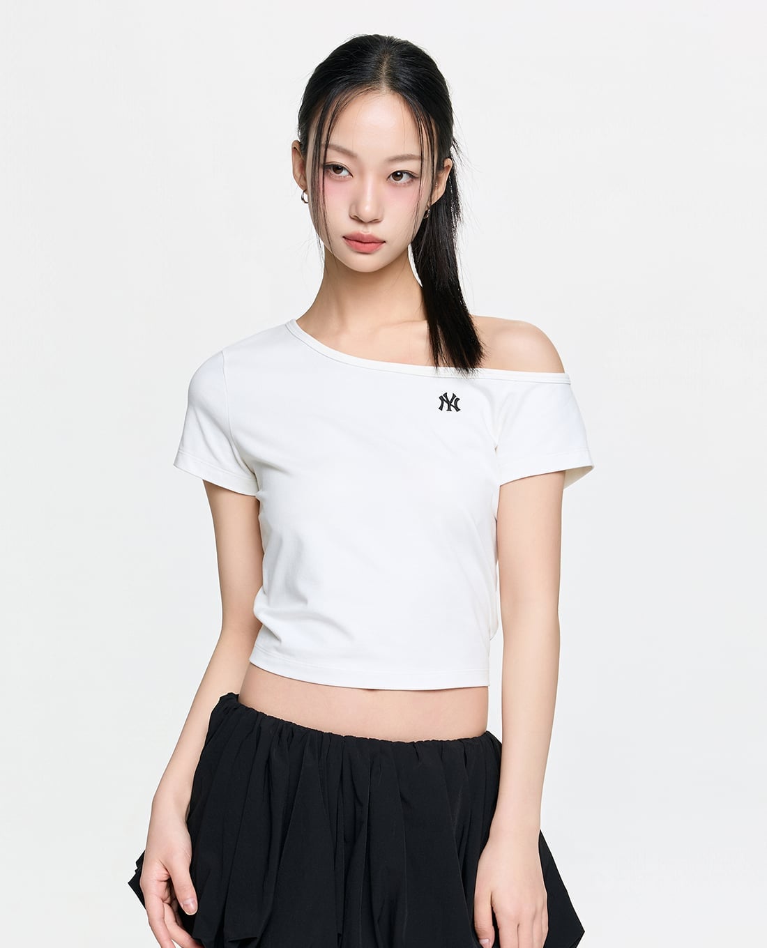 MLB - Áo trễ vai nữ tay ngắn phom croptop Basic