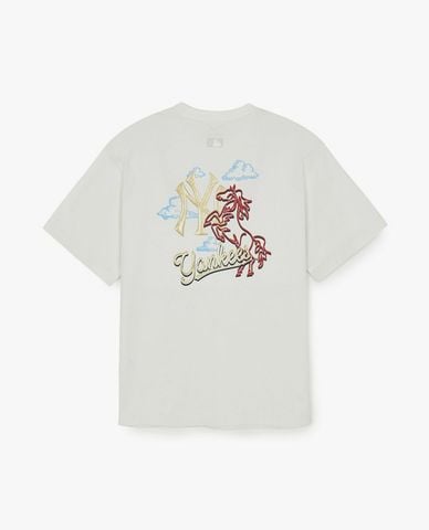  MLB - Áo thun unisex cổ tròn New Year Horse Back Graphic 