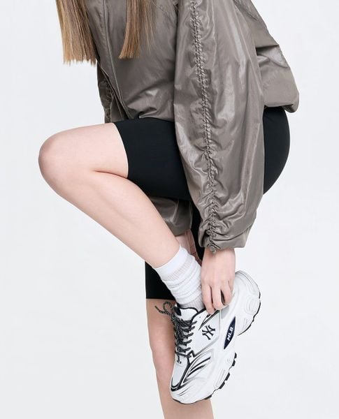 Sneaker chunky nam với phom đế dày cần chọn đúng size