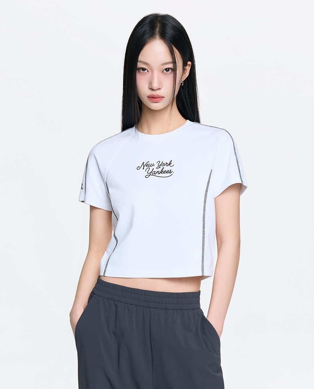 MLB - Áo croptop nữ cổ tròn tay ngắn Sportive Track