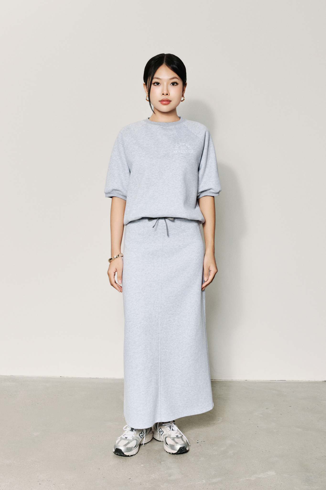  Áo Nỉ Nữ Vải Nỉ 2 Da Tay Lửng Dáng Boxy Thêu Họa Tiết 