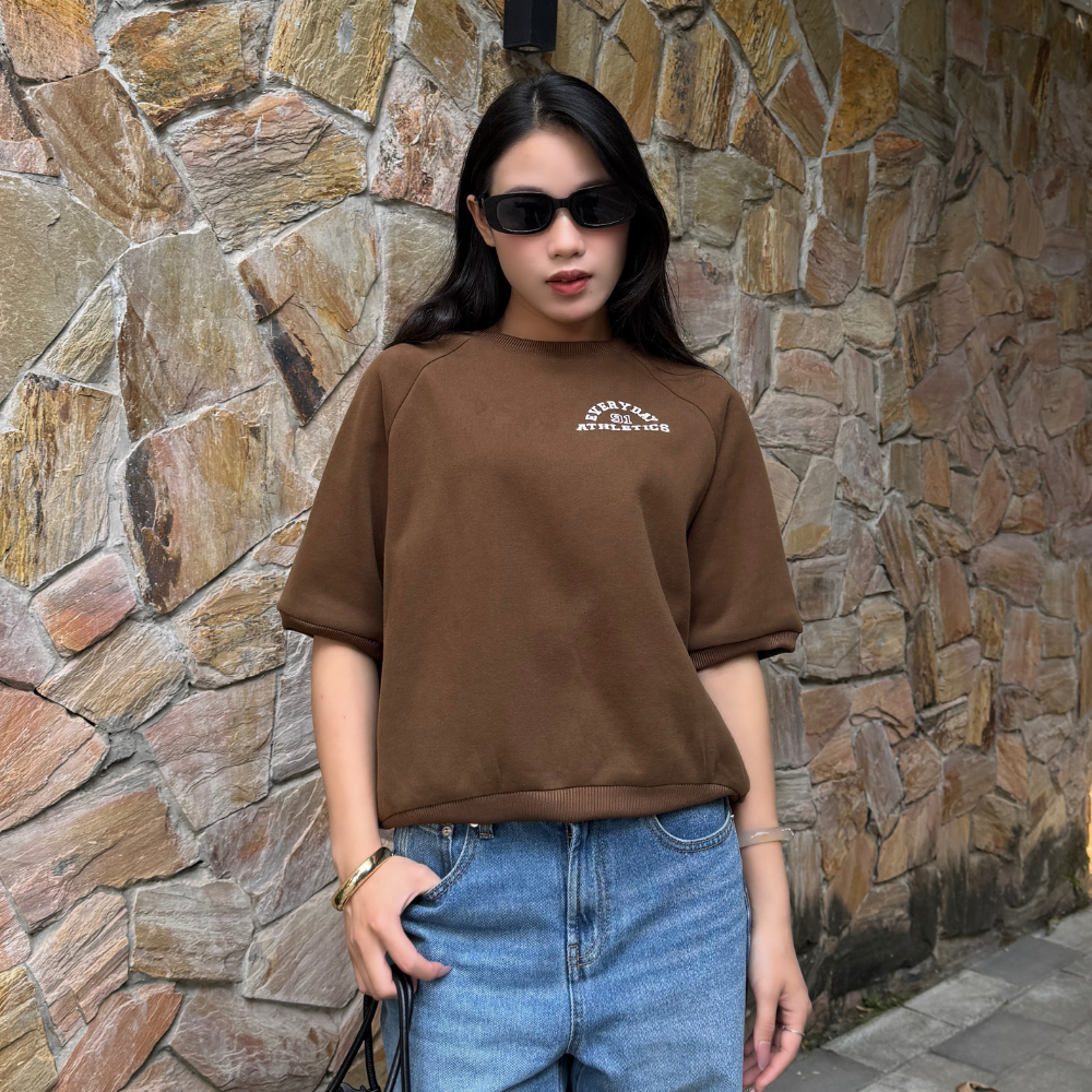  Áo Nỉ Nữ Vải Nỉ 2 Da Tay Lửng Dáng Boxy Thêu Họa Tiết 