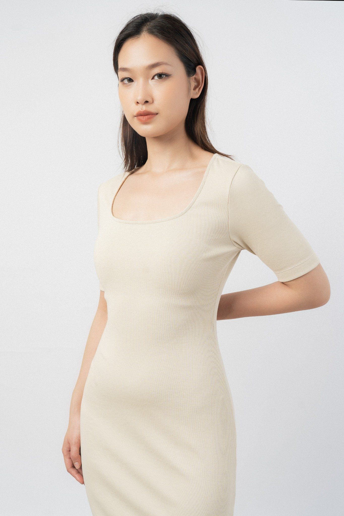  Váy cổ vuông vải rib 