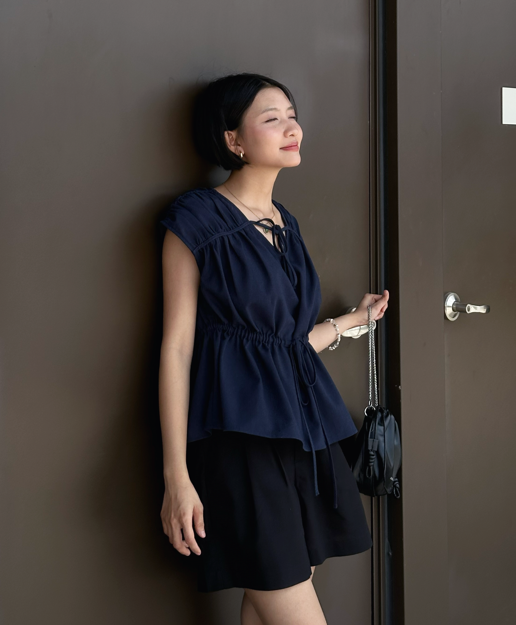  Quần Short Nữ Vải Linen Cạp Cao Phối Chun Lưng 