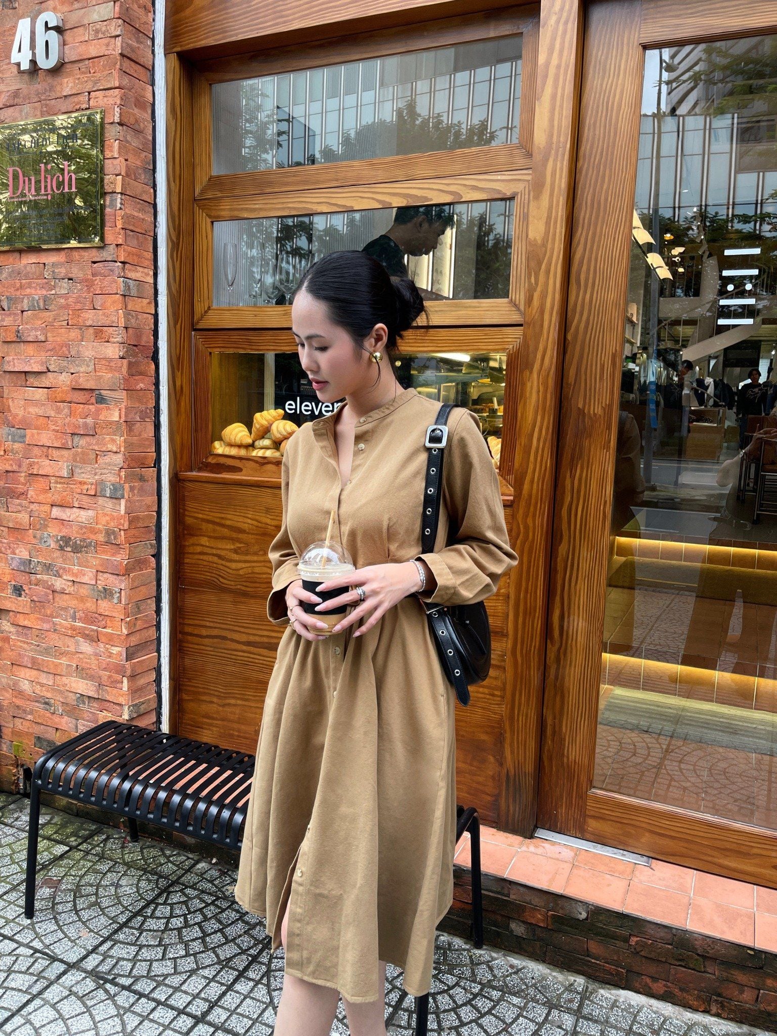  Đầm khaki nữ chiết eo cài cúc 