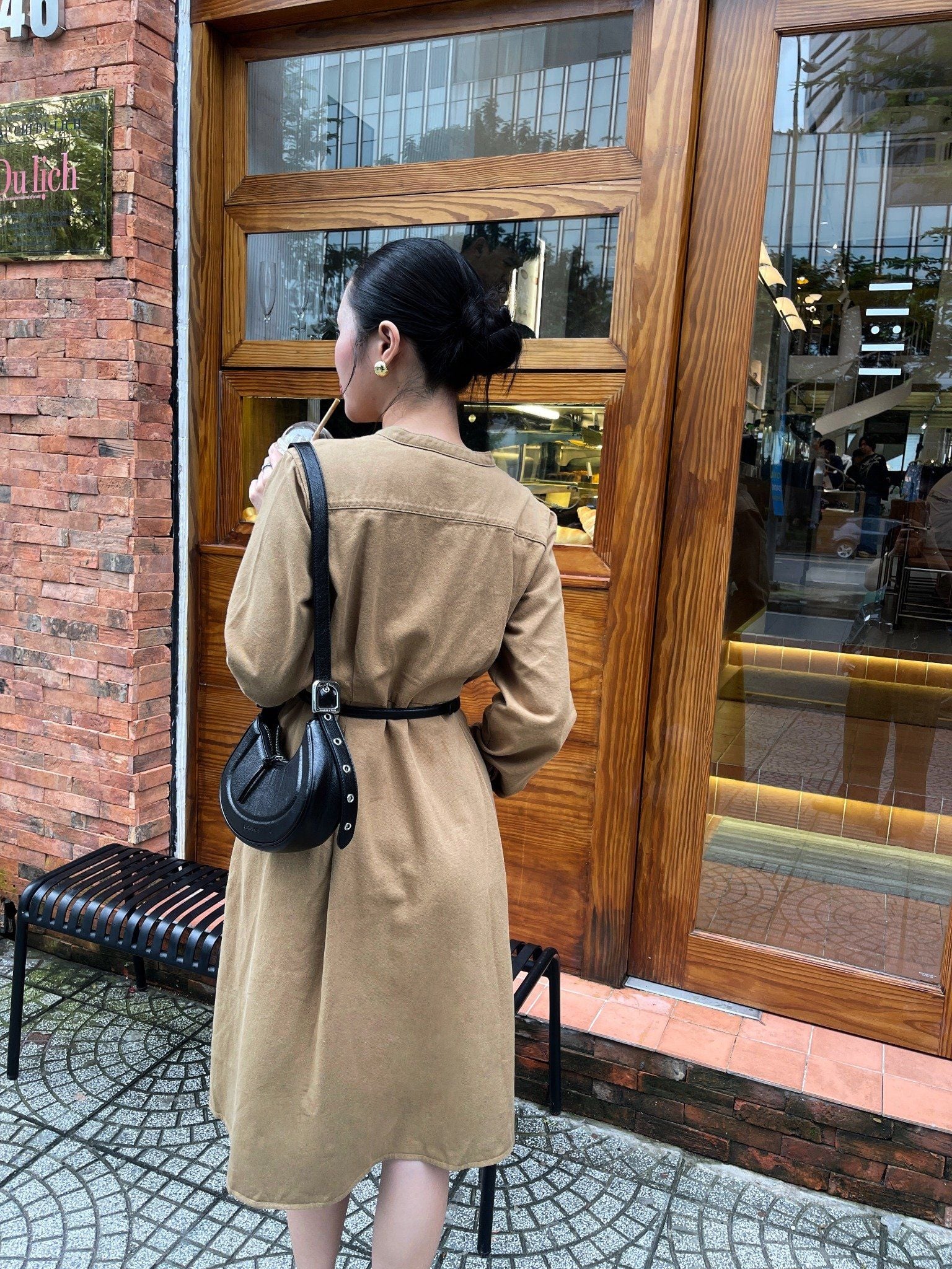  Đầm khaki nữ chiết eo cài cúc 