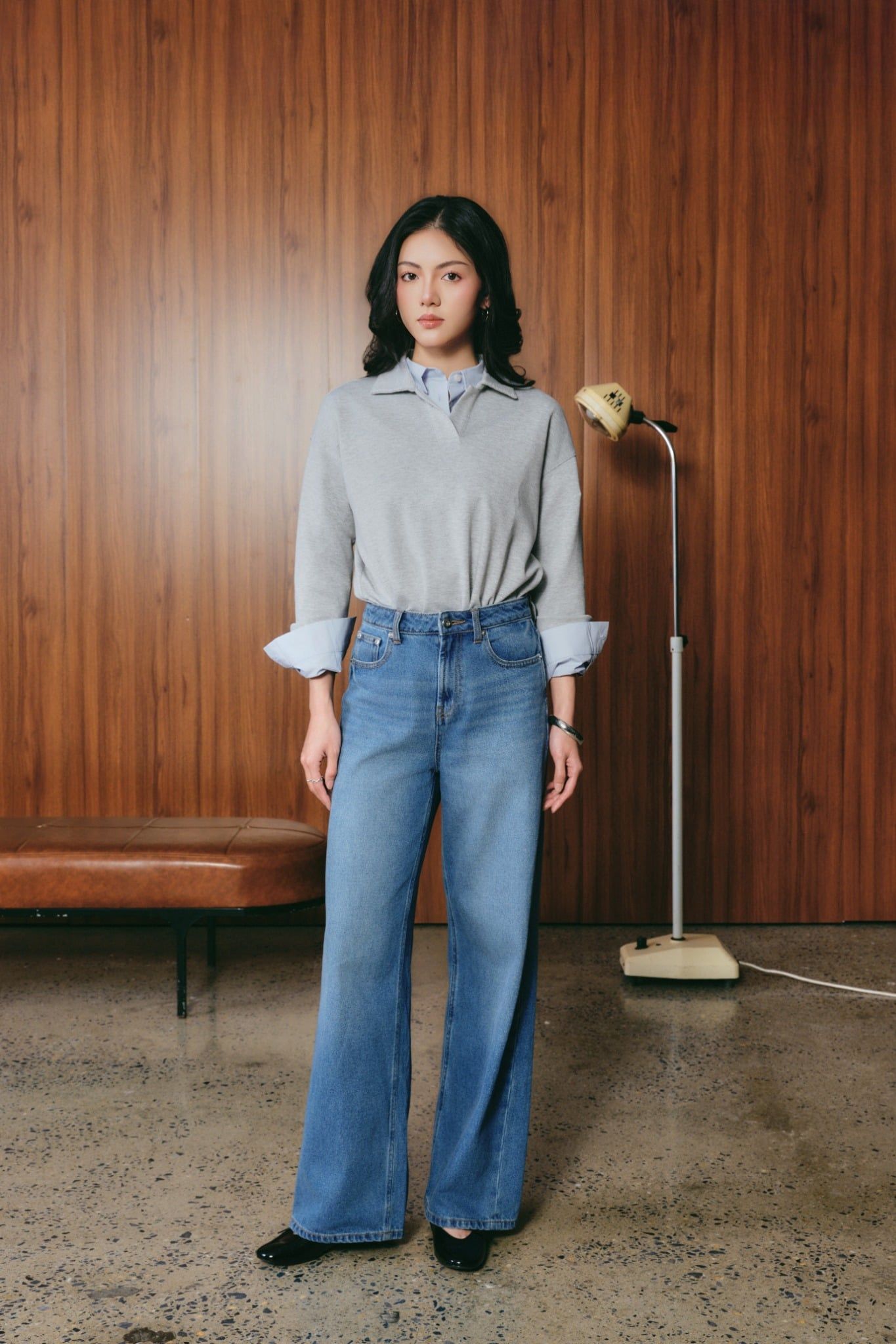  Áo Nỉ Nữ Cổ V Tay Loe Vải Scuba Mỏng 