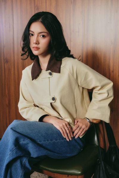  Áo Khoác Khaki Nữ Tay Loe Phối Cổ Nhung 