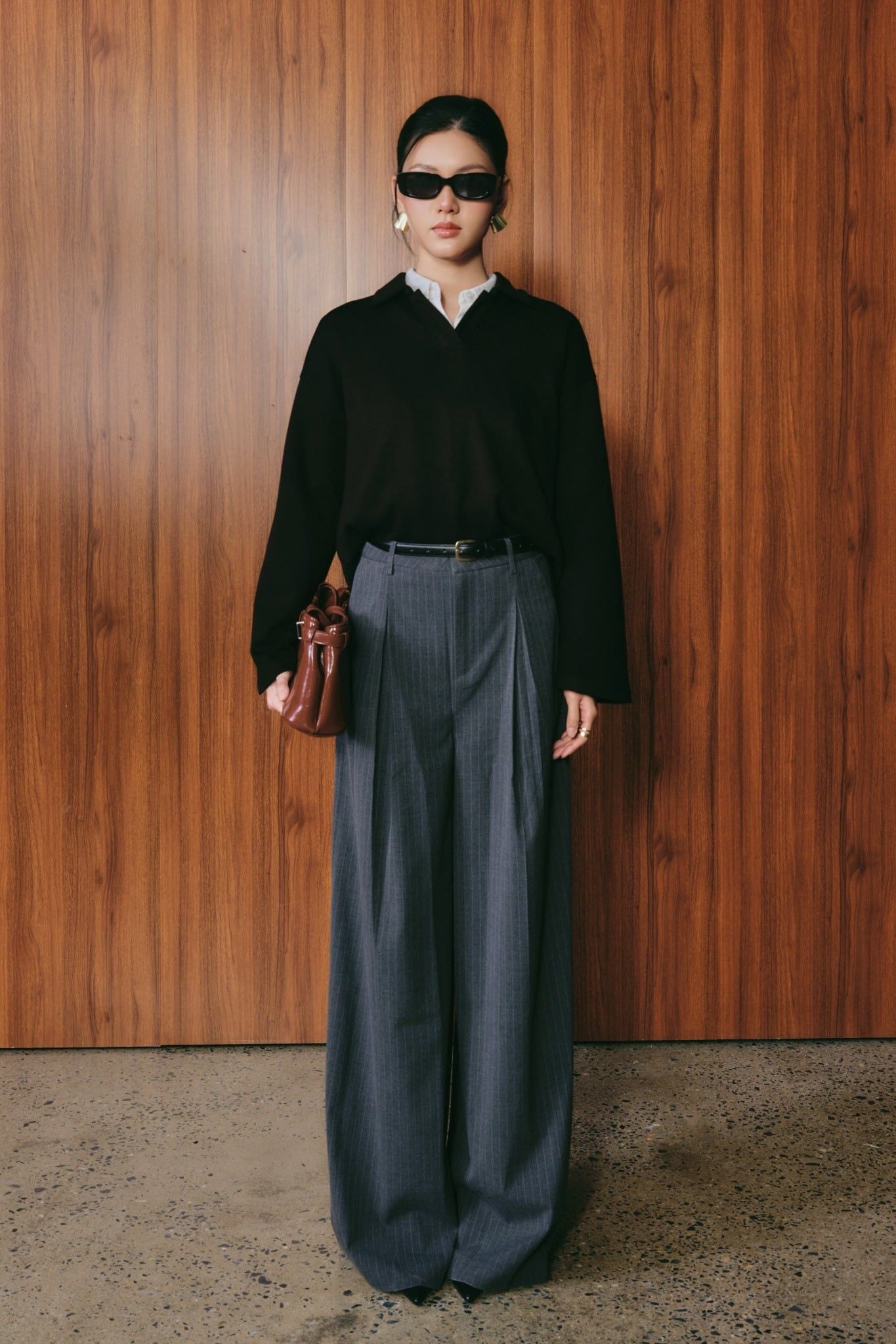  Áo Nỉ Nữ Cổ V Tay Loe Vải Scuba Mỏng 