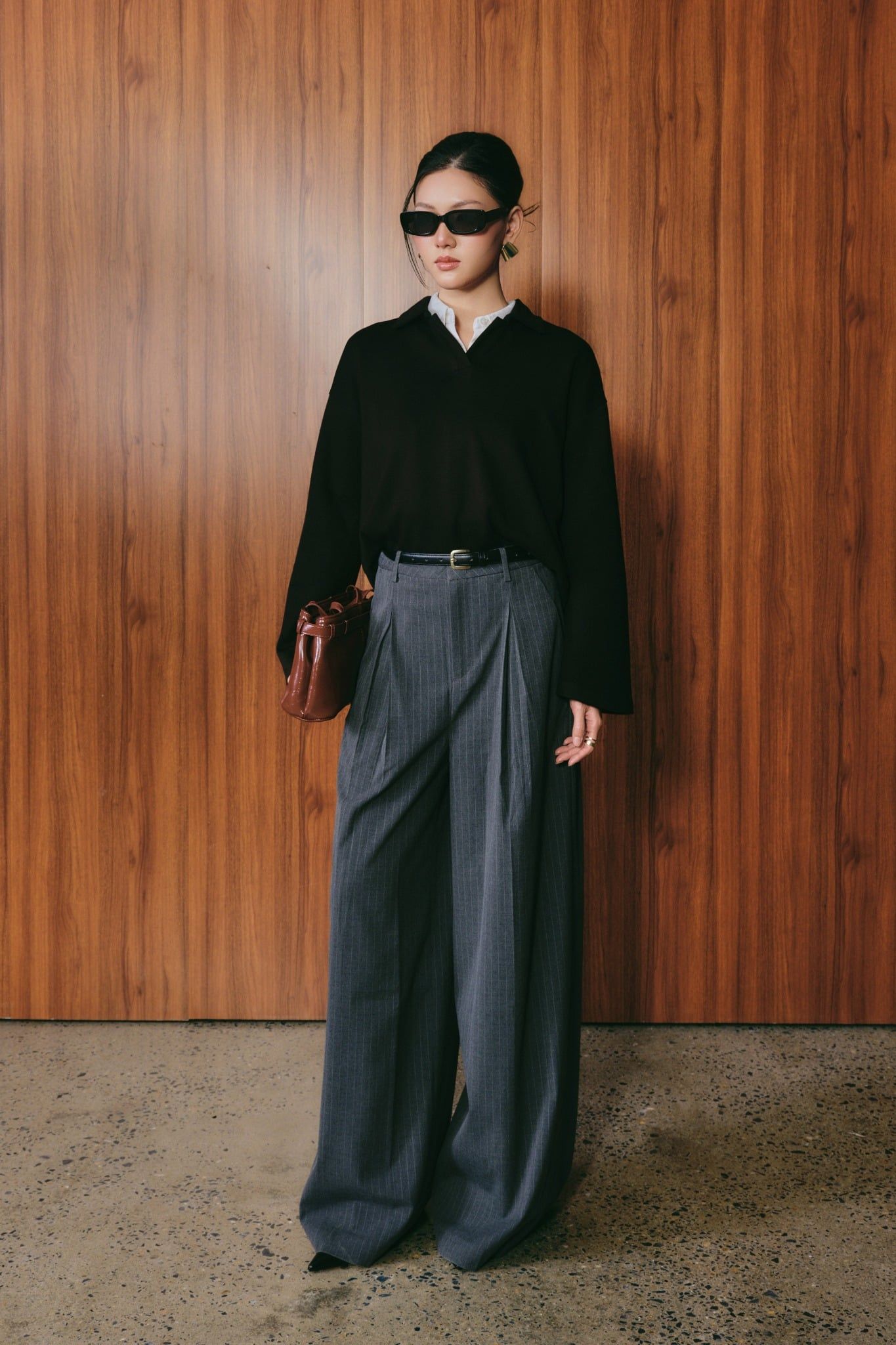  Áo Nỉ Nữ Cổ V Tay Loe Vải Scuba Mỏng 