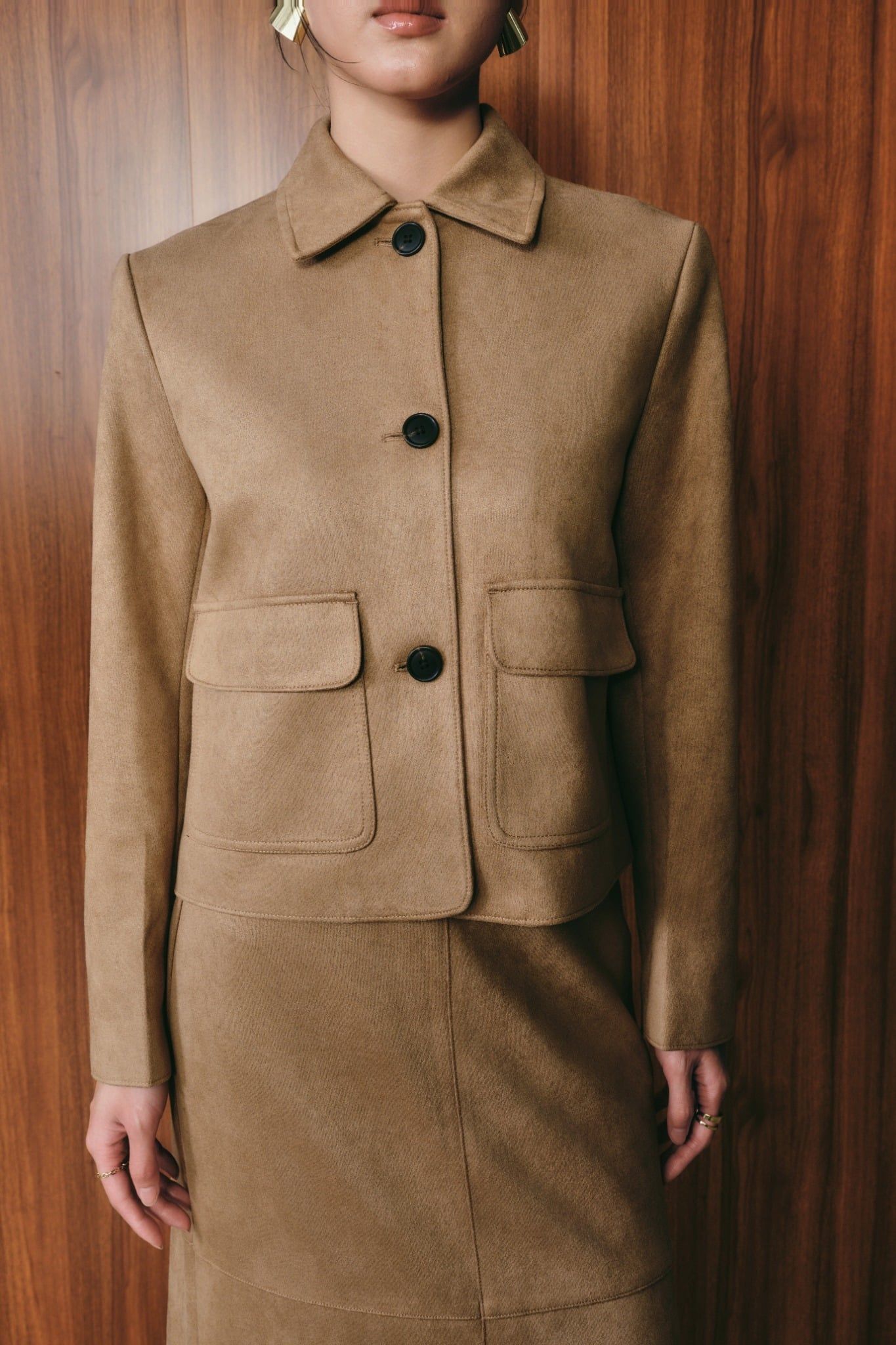  Áo Khoác Da Lộn Nữ Dáng Boxy Chi Tiết Túi Ốp 