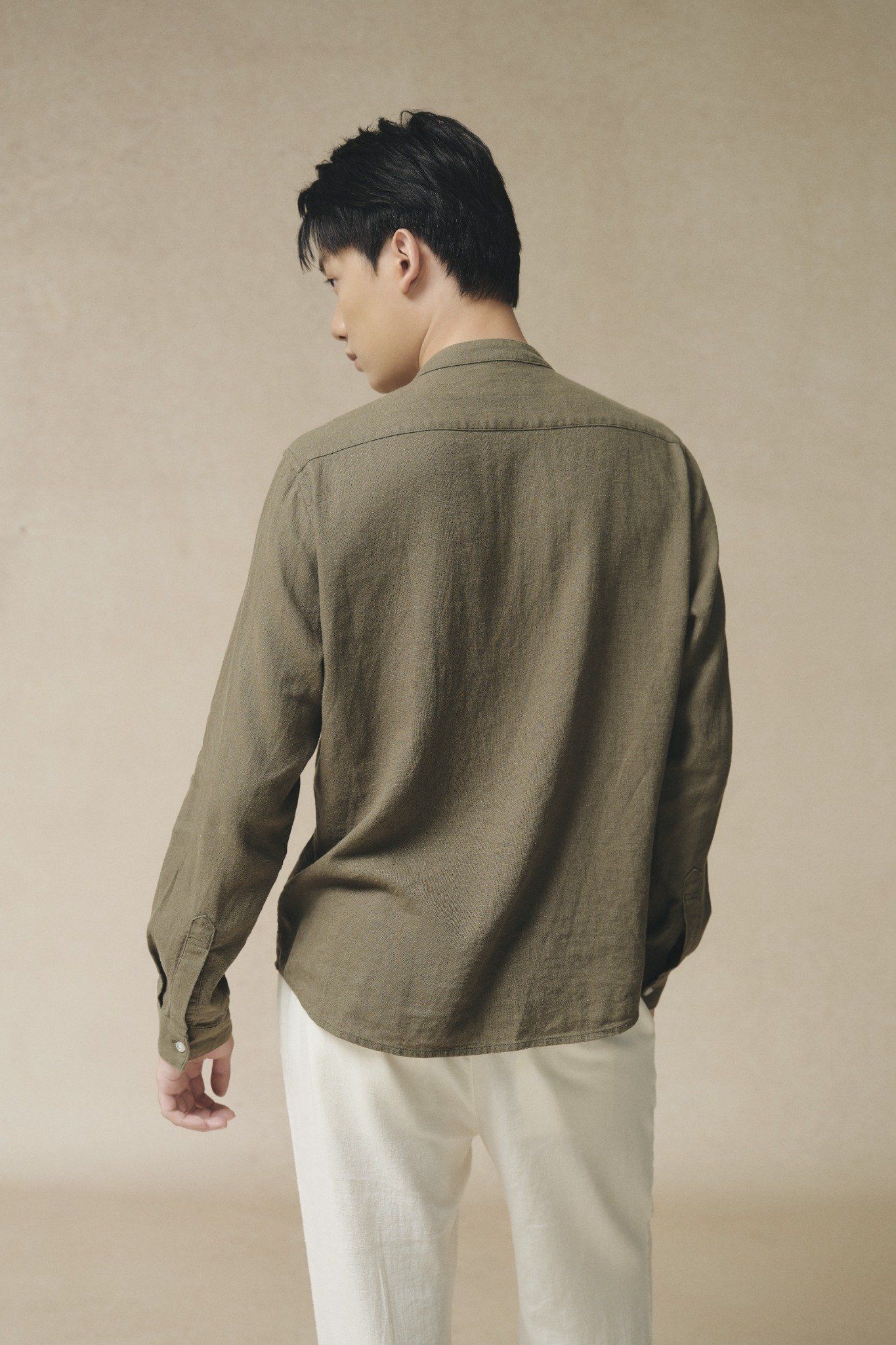 Áo sơ mi Nam Chất Linen dáng xuông cổ tàu 