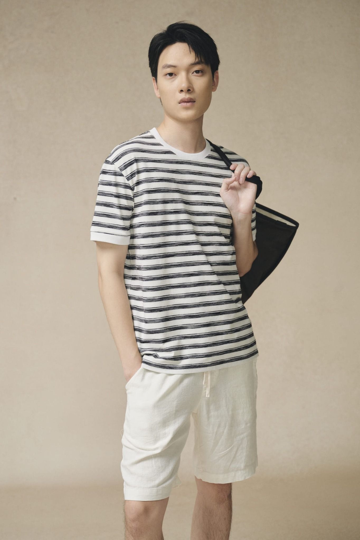  Quần shorts nam vải linen 