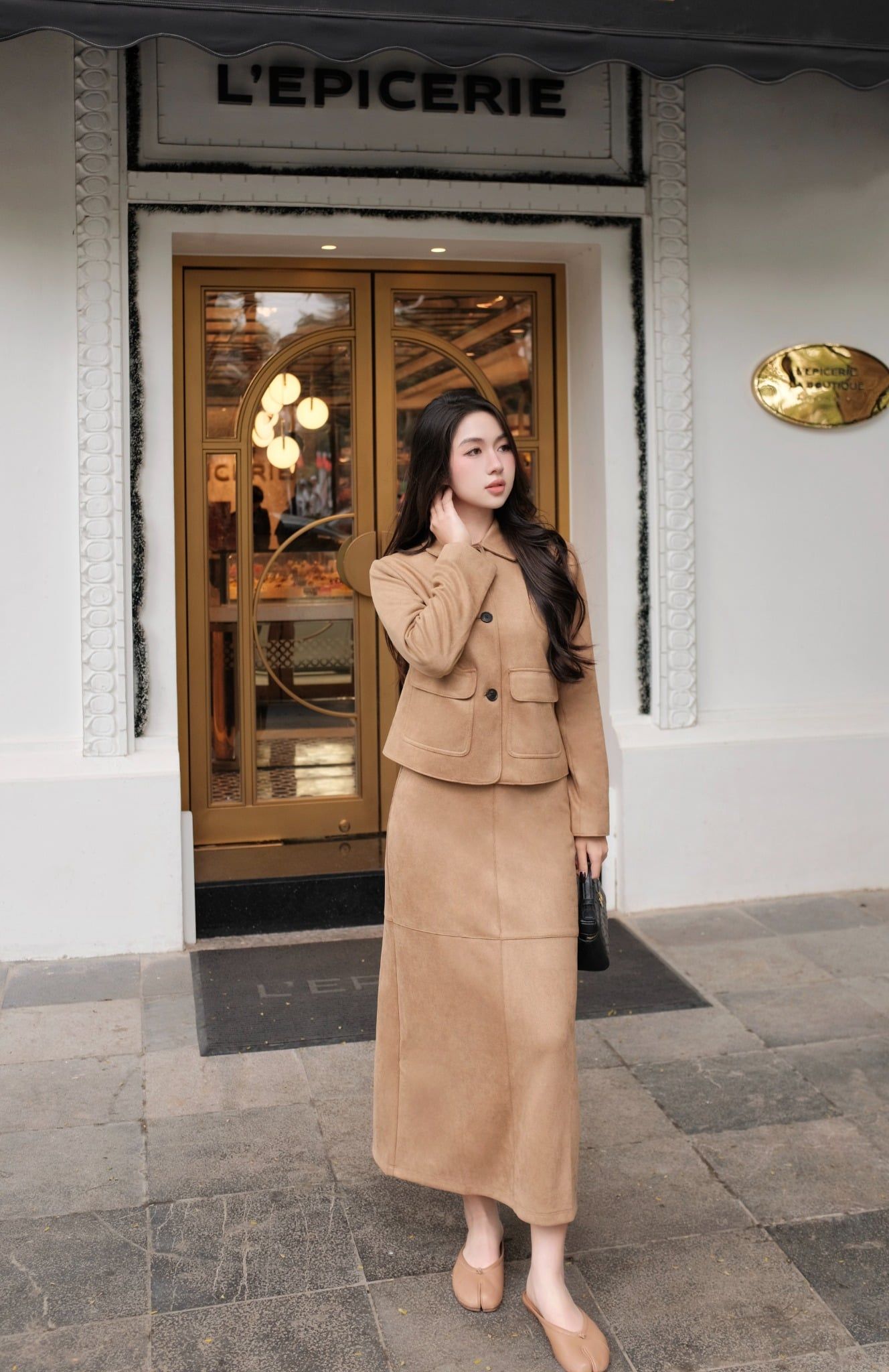  Áo Khoác Da Lộn Nữ Dáng Boxy Chi Tiết Túi Ốp 