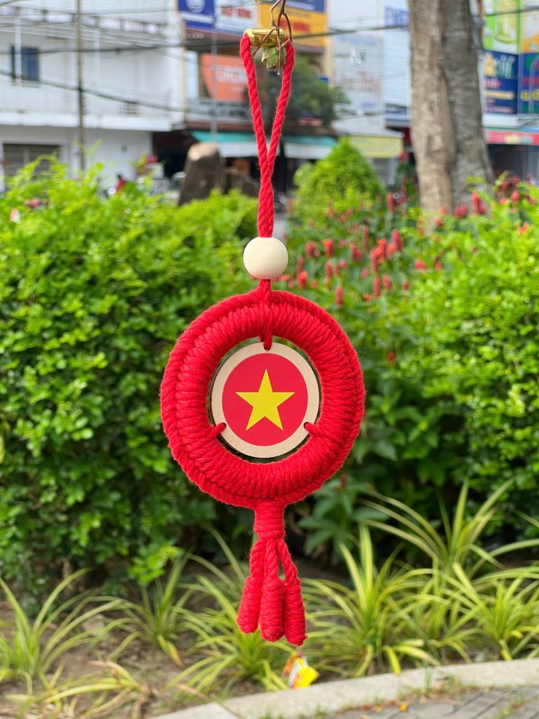 Macrame Vòng Tròn Cờ 10cm Có Tua Rua
