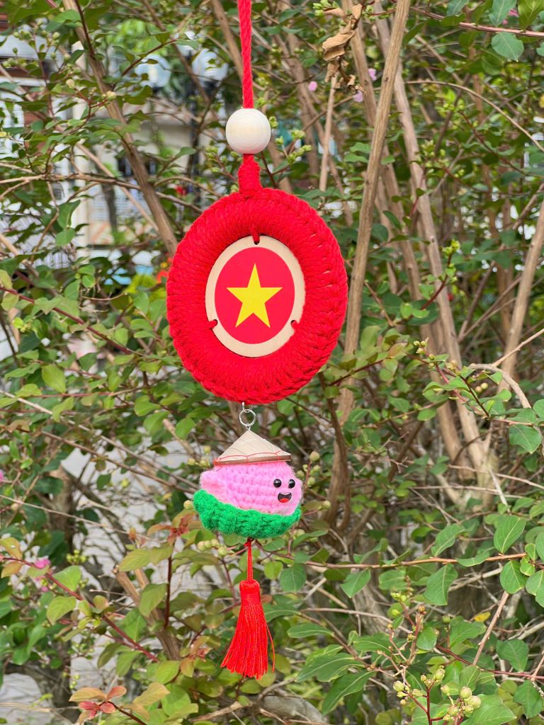 Macrame Vòng Tròn Cờ 10cm Có Tua Rua +  Bé Sen