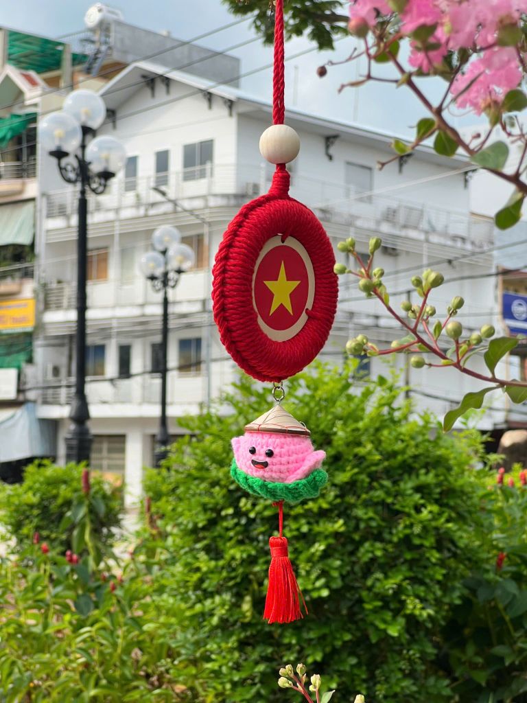 Macrame Vòng Tròn Cờ 10cm Có Tua Rua +  Bé Sen