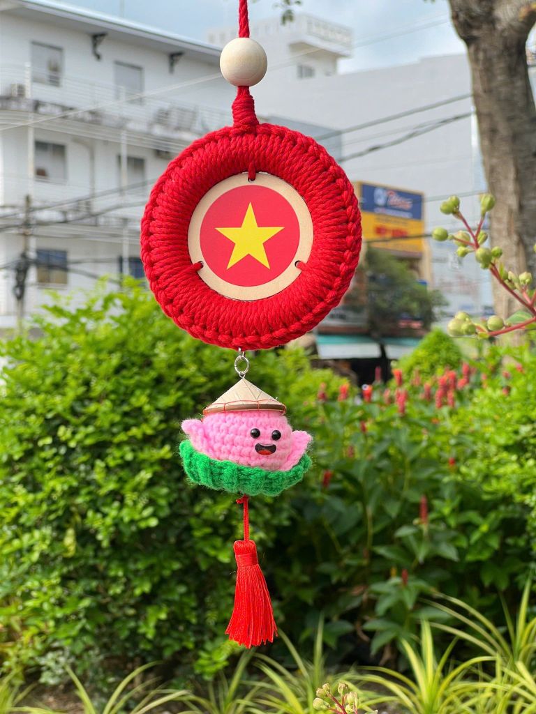 Macrame Vòng Tròn Cờ 10cm Có Tua Rua +  Bé Sen