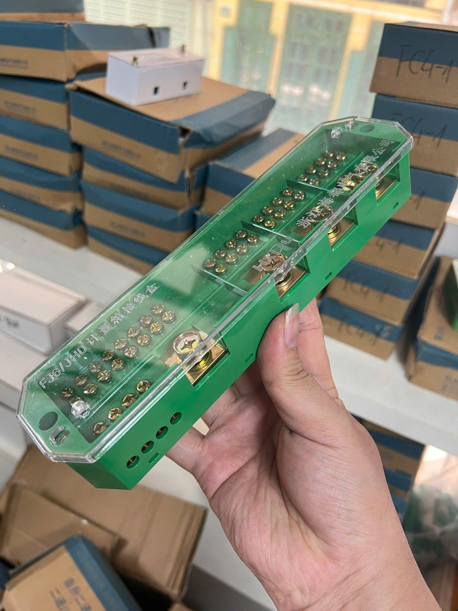  Cầu Đấu Chia Dây Điện 3 Pha 1 Ra 4 FC4-3 FC4-4 