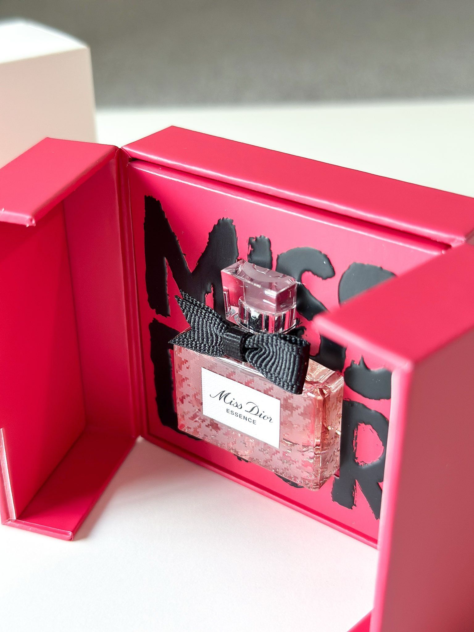  Gift Box Christian Dior Miss Dior Essence EDP (2025) Mini 5ml 