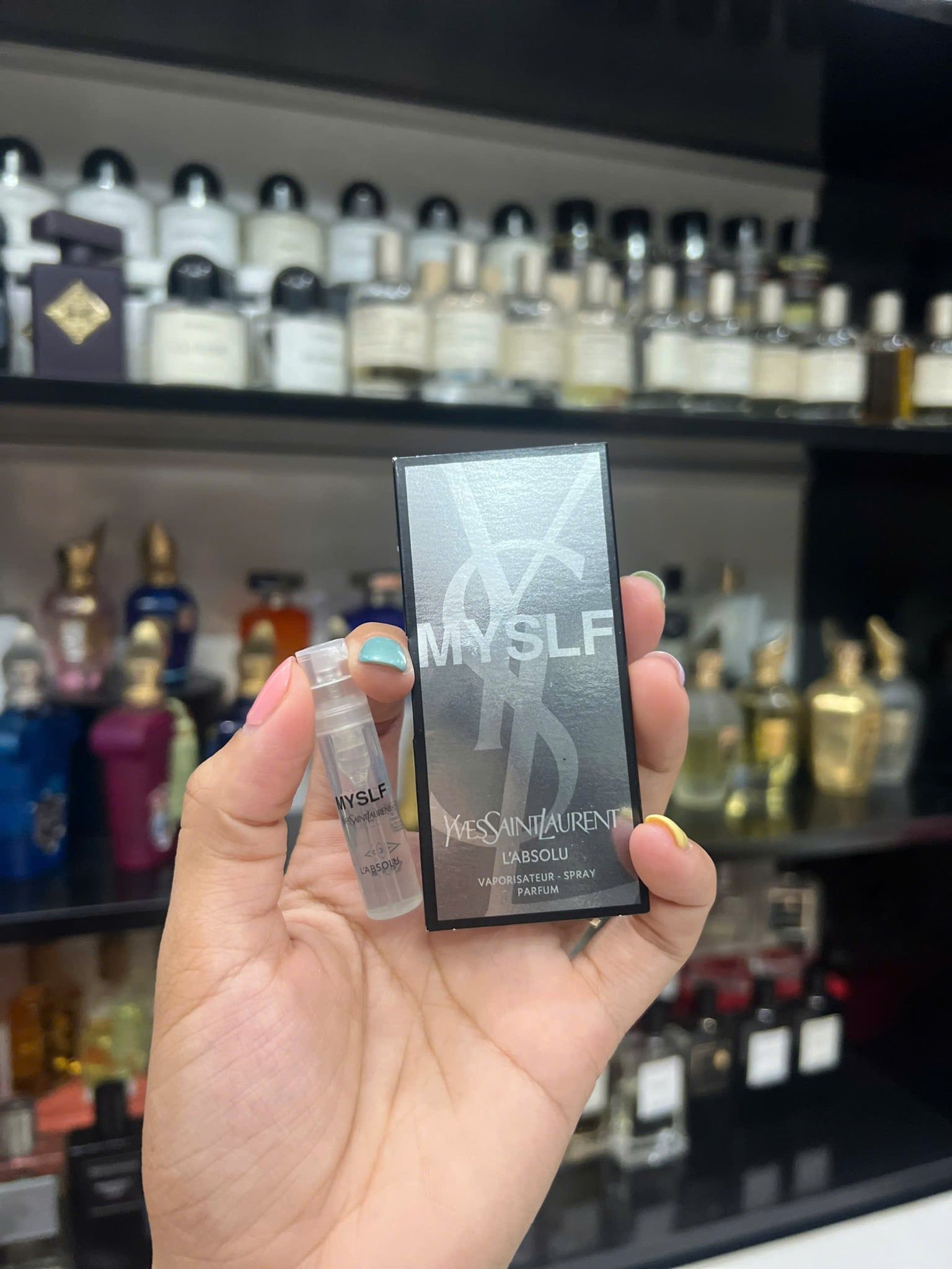  Vial Nước Hoa Nam Yves Saint Laurent MYSLF L’absolu 1.2ml 