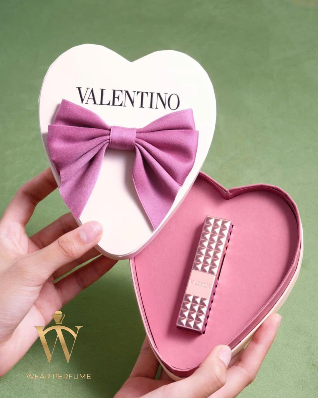  Set Valentino Limited 2025 – Son Dưỡng Rosso Valentino Lip Balm 120R - Màu Hồng Đất + Hộp Trái Tim 