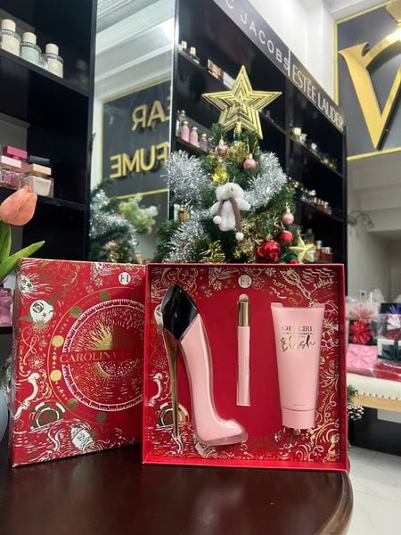  GiftSet Nước Hoa Nữ Carolina Herrera Good Girl Blush EDP 3 Món ( EDP 80ml + EDP 10ml + Body Lotion 100ml) 