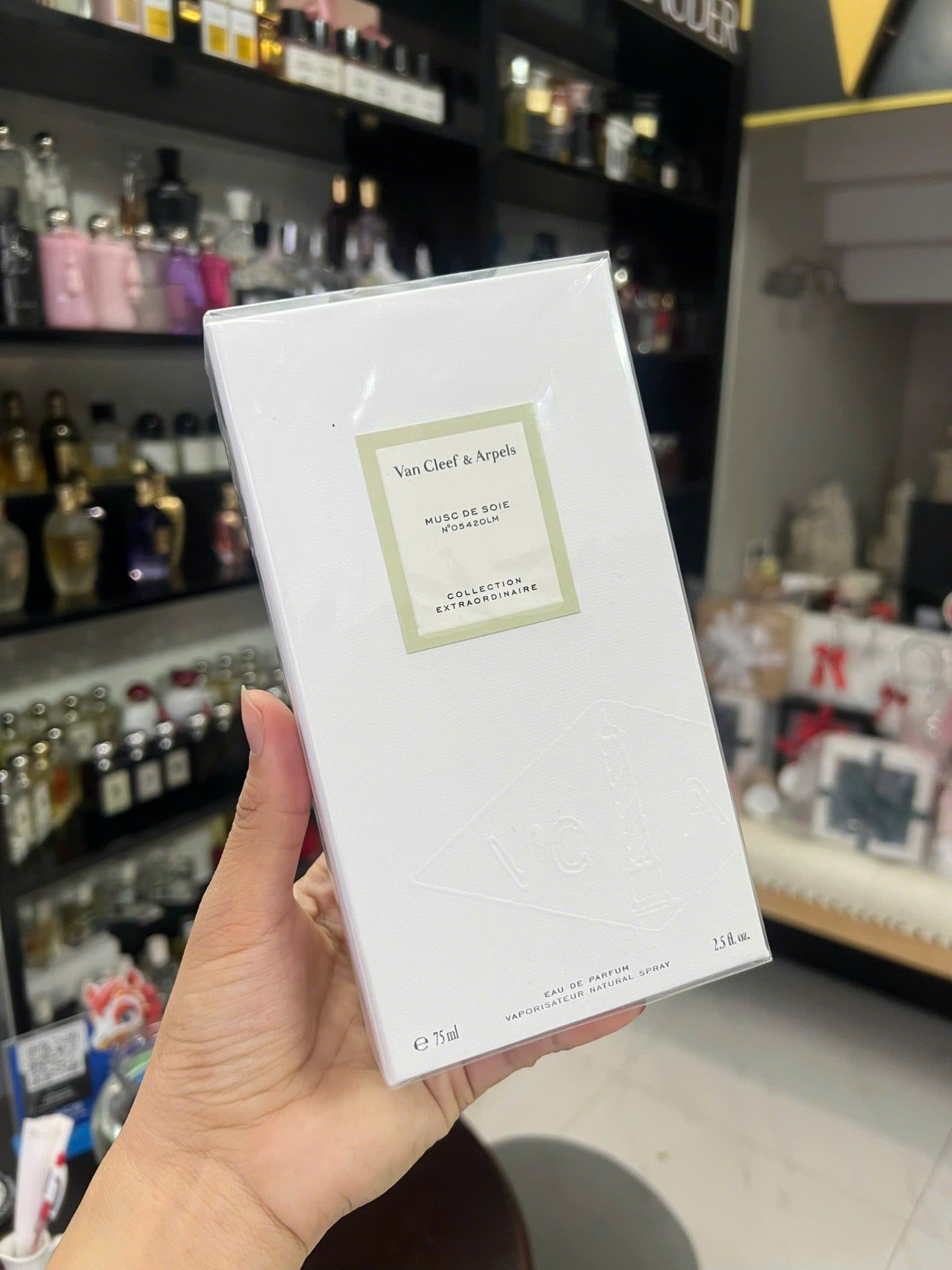  Van Cleef & Arpels Musc de Soie 